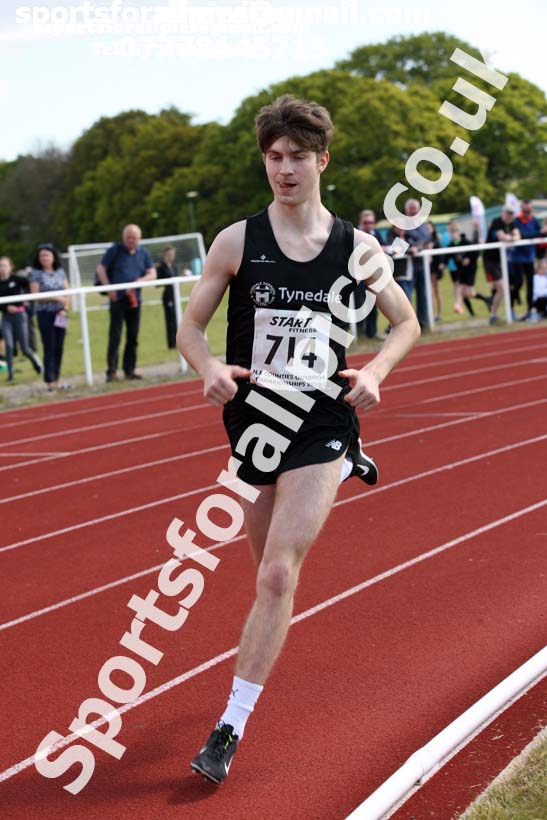 Mens under-17s 800 metres 2019 North Eastern Track and Field Champs., Middlesbrough. Photo:  David T. Hewitson/Sports for All Pics
